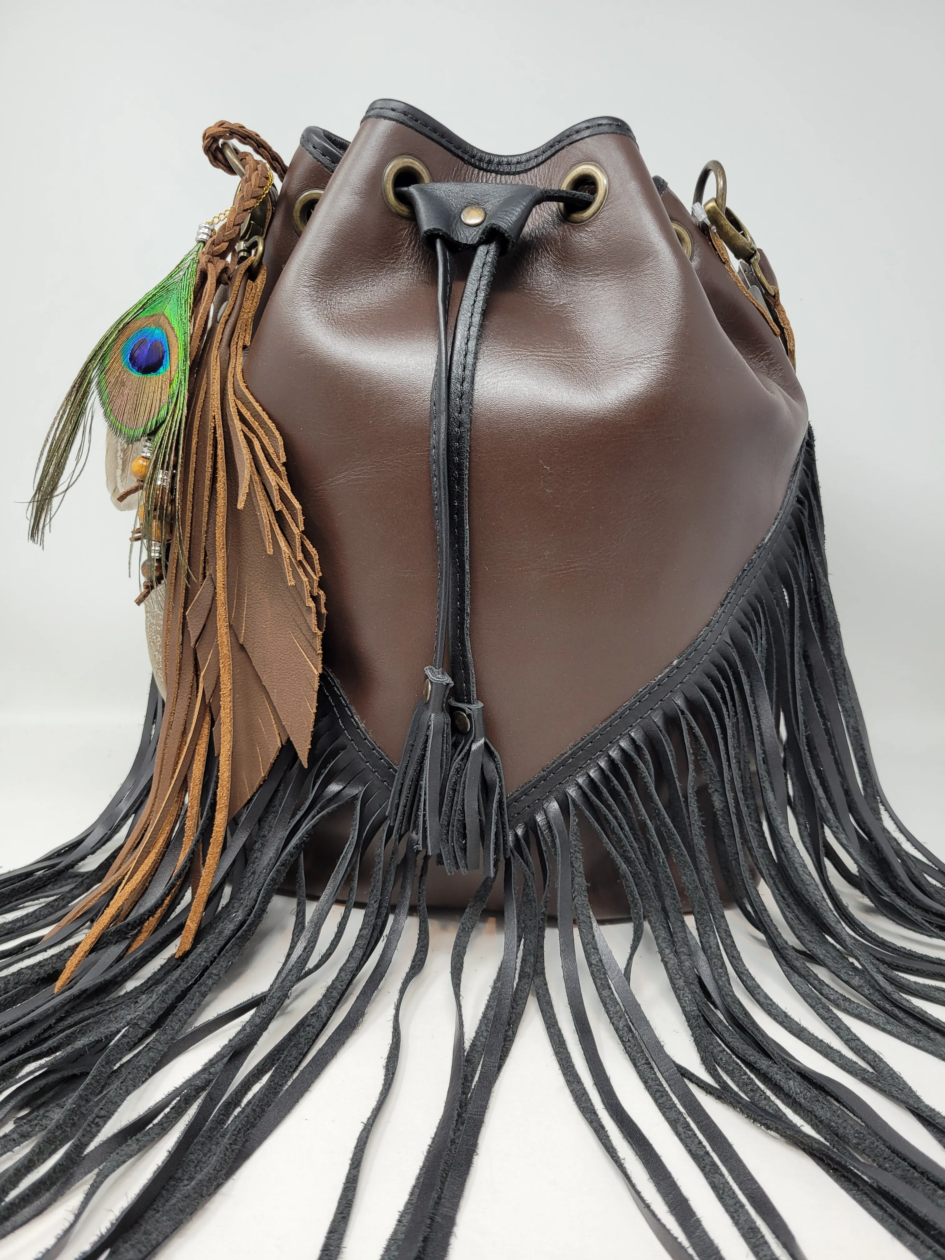 BUCKET BAG FRINGE BLACK/ BROWN