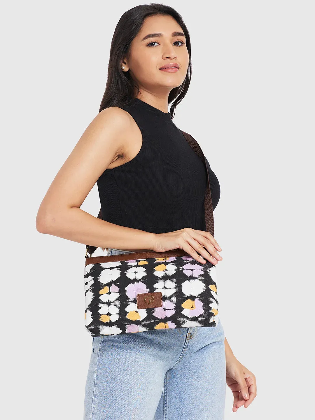 Caprese Enora Sling Large Black