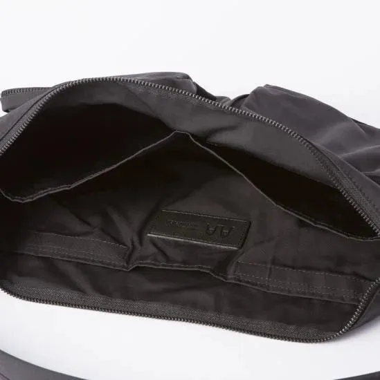 F009 GABARDINE BODYBAG BLACK